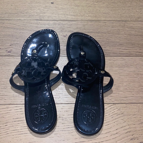 Tory Burch Shoes - Women’s Tory Burch Sandals (size 9)